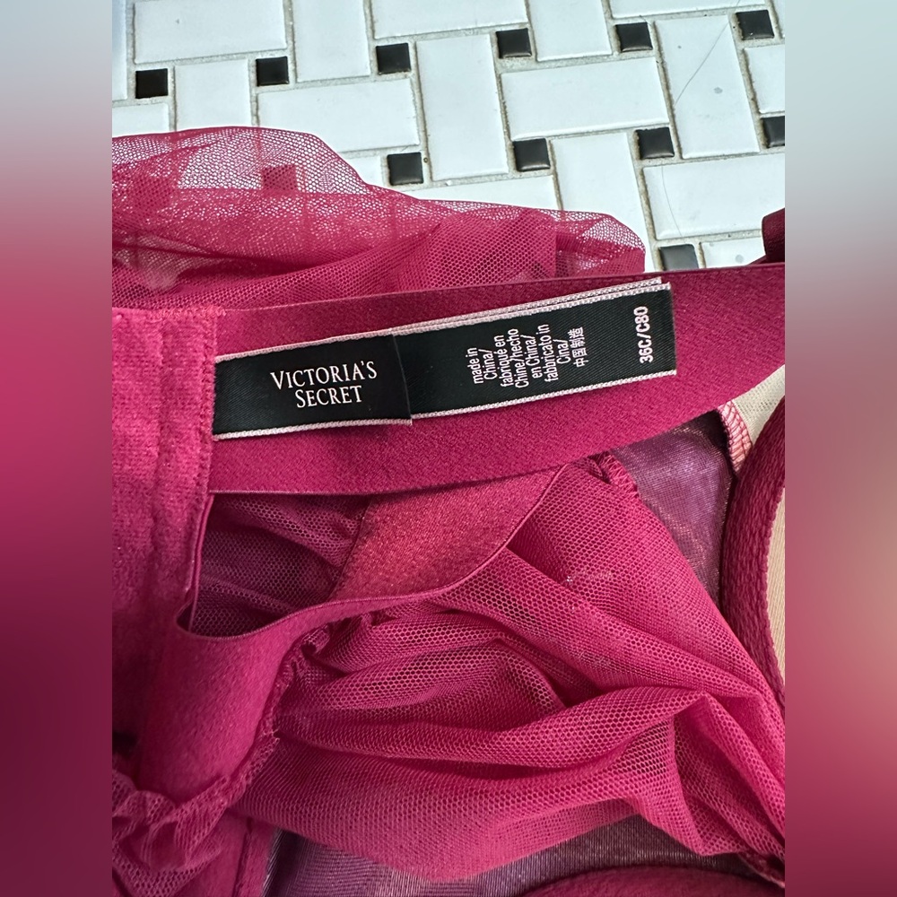Victoria's Secret Deep Red Lace Chemise - Picture 5 of 7